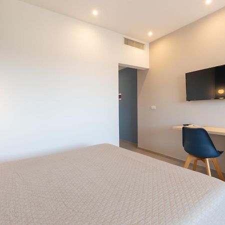 Antares Rooms And Suites Olbia Exterior foto