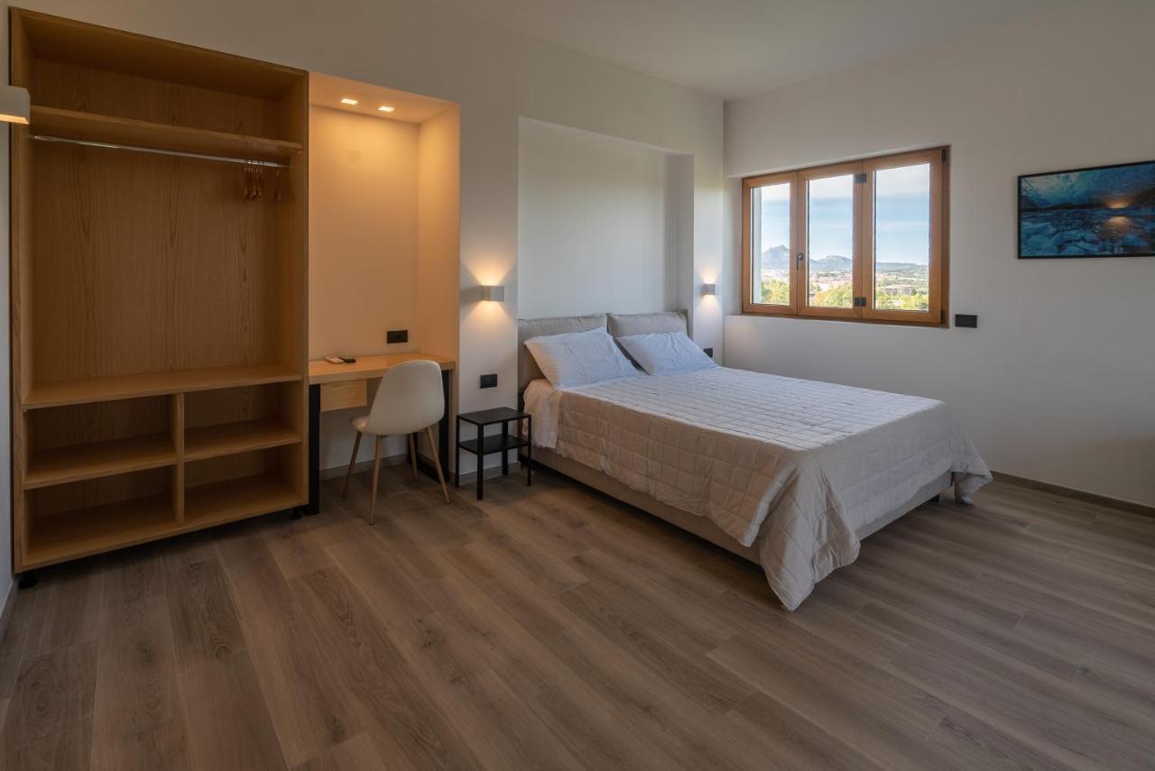 Antares Rooms And Suites Olbia Exterior foto