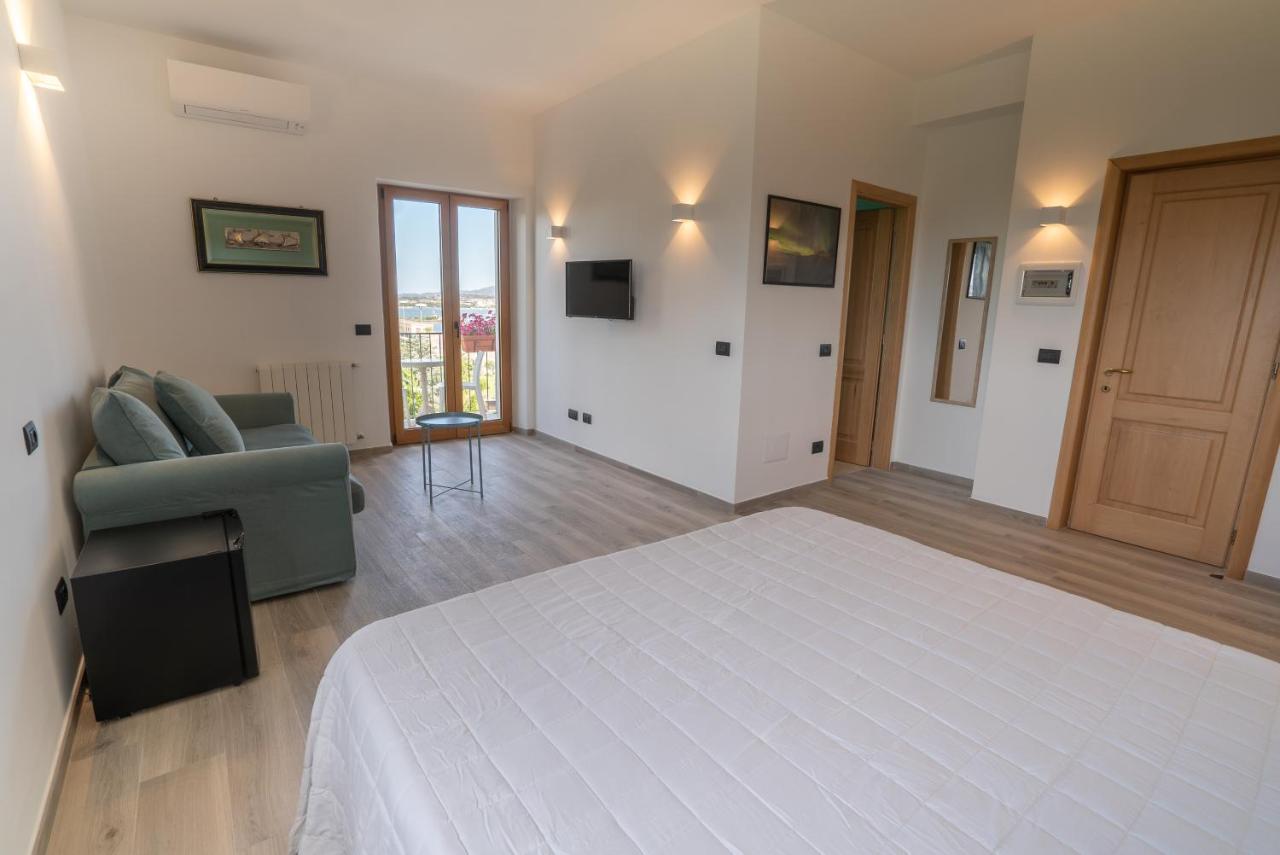 Antares Rooms And Suites Olbia Exterior foto
