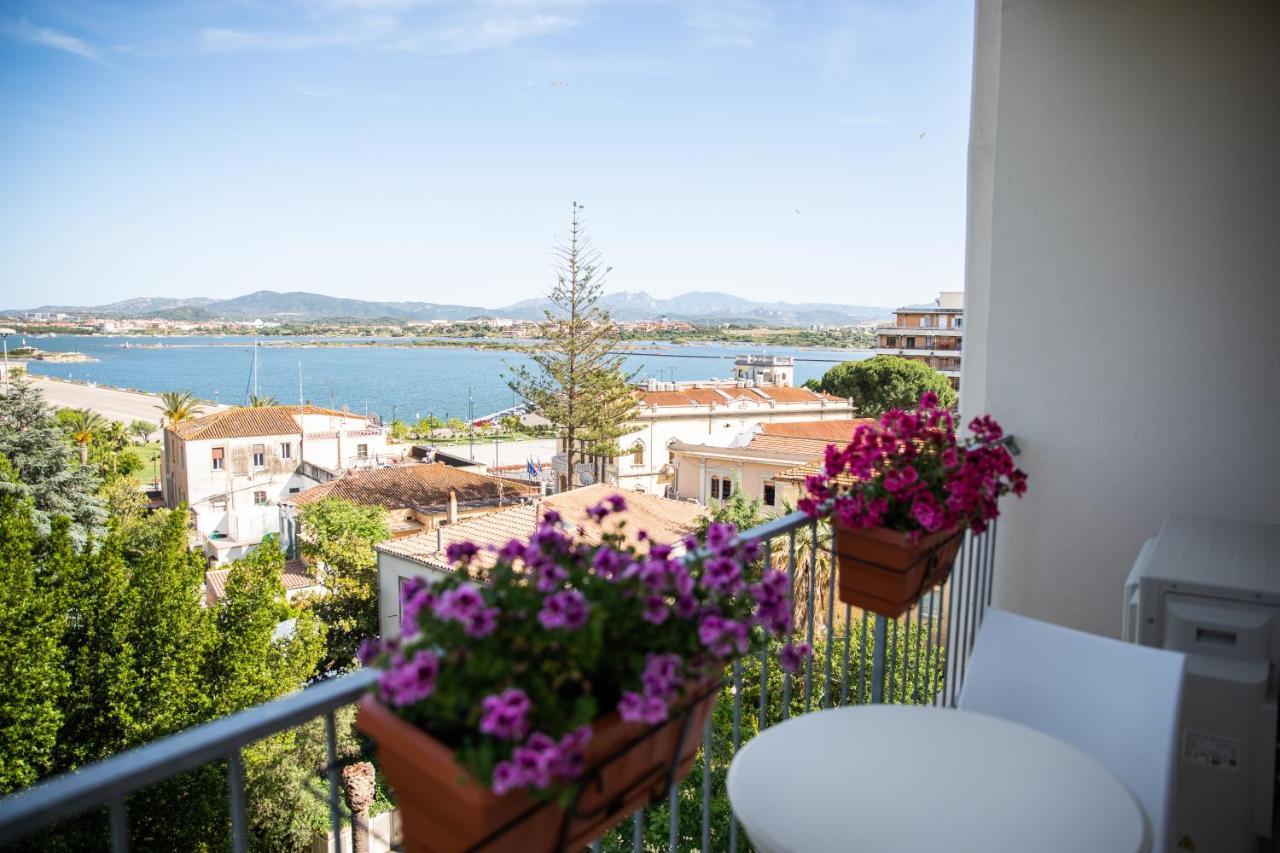 Antares Rooms And Suites Olbia Exterior foto