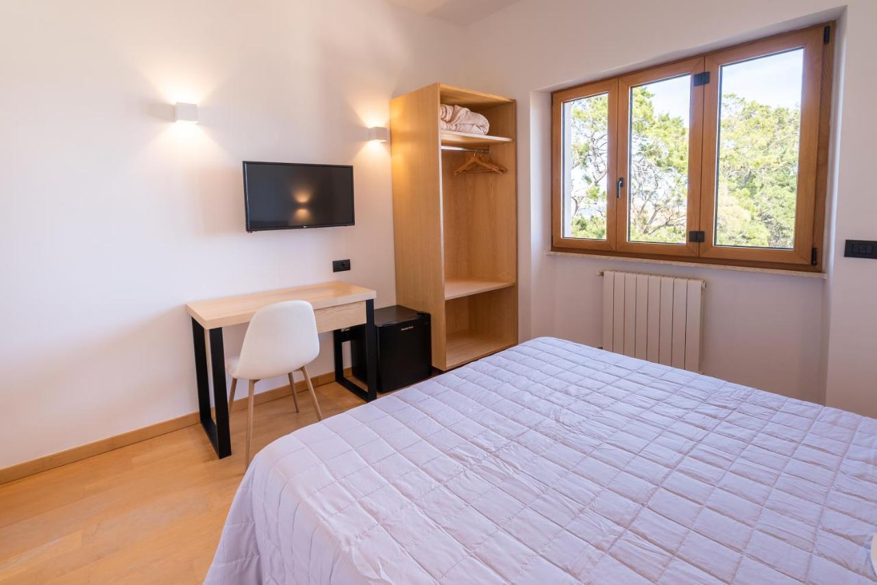 Antares Rooms And Suites Olbia Exterior foto