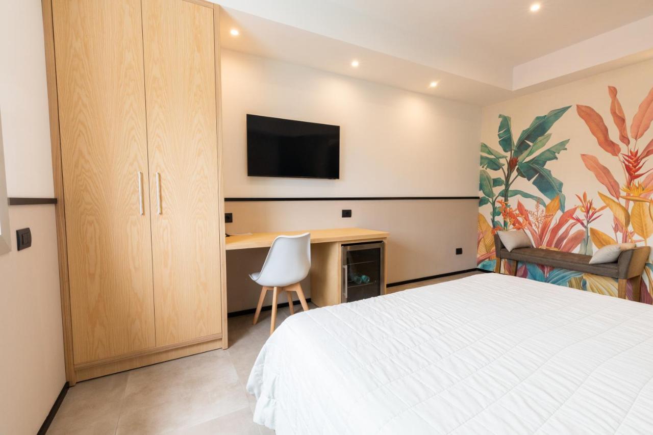 Antares Rooms And Suites Olbia Exterior foto