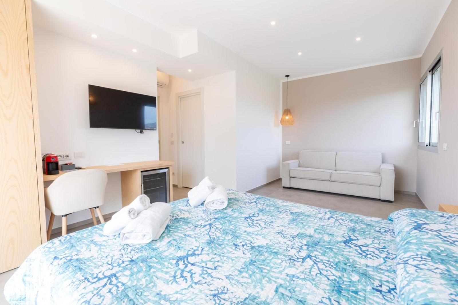 Antares Rooms And Suites Olbia Exterior foto
