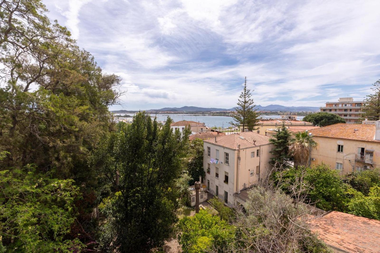 Antares Rooms And Suites Olbia Exterior foto