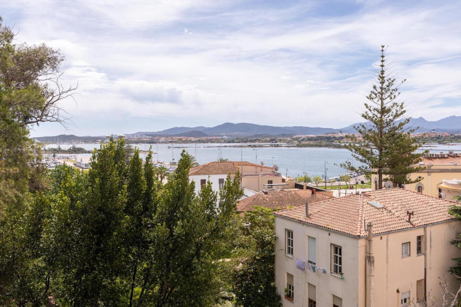 Antares Rooms And Suites Olbia Exterior foto