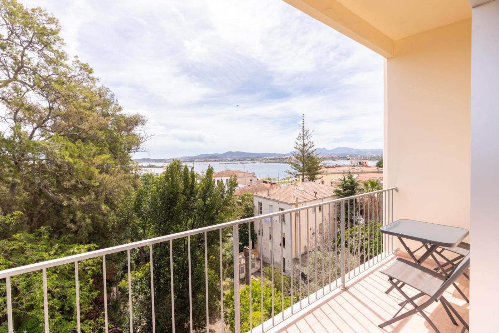 Antares Rooms And Suites Olbia Exterior foto