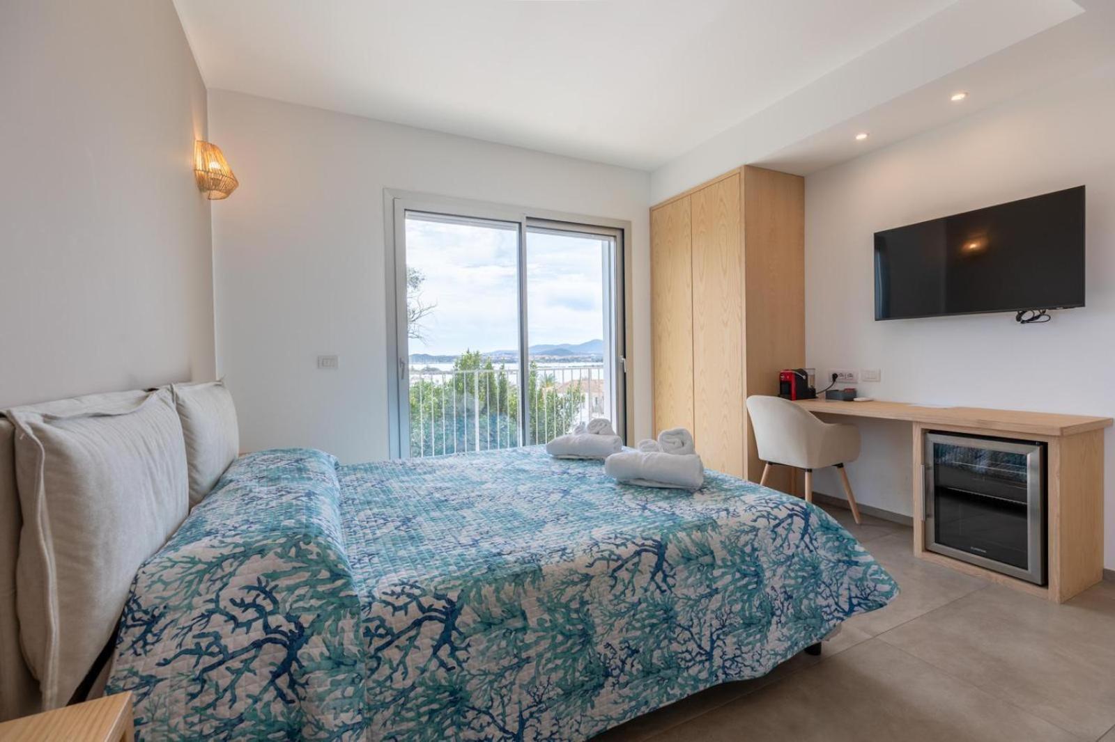 Antares Rooms And Suites Olbia Exterior foto