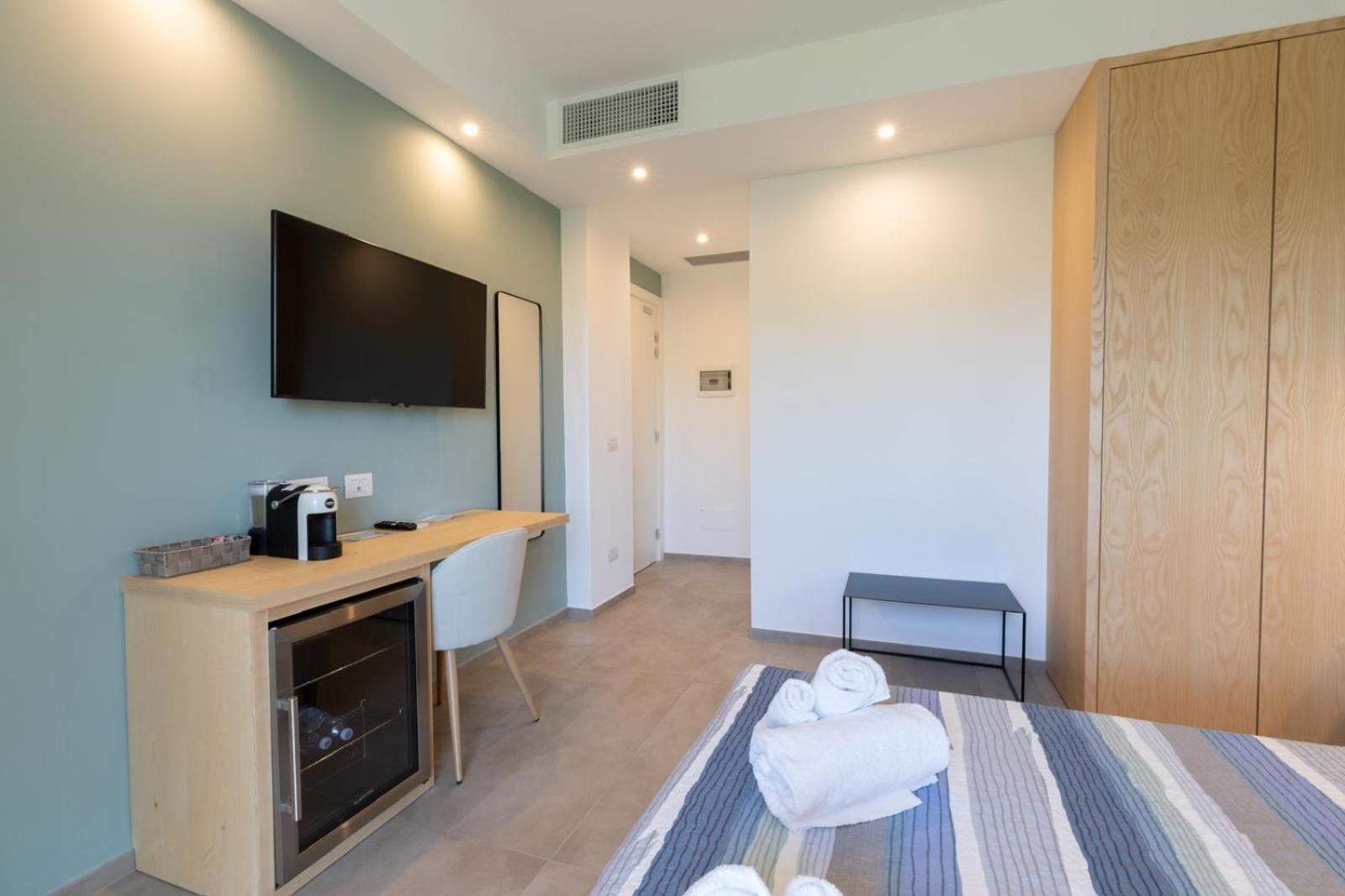 Antares Rooms And Suites Olbia Exterior foto